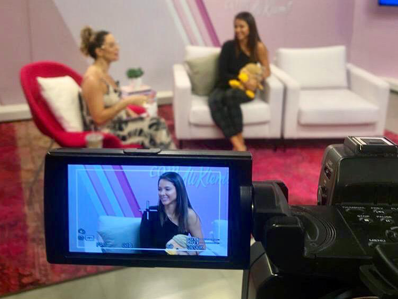 Imagem - Bruna Zanatta dá entrevista no programa Virou Moda, na RDC TV